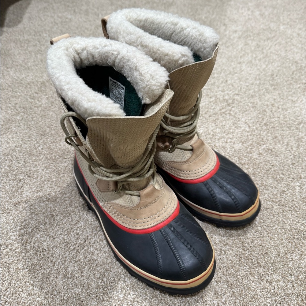 Sorel Caribou Winter Boots with Pink Trim Size 10